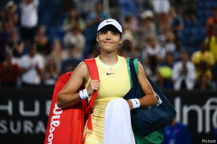 Emma Raducanu gonna injure herself then withdraw